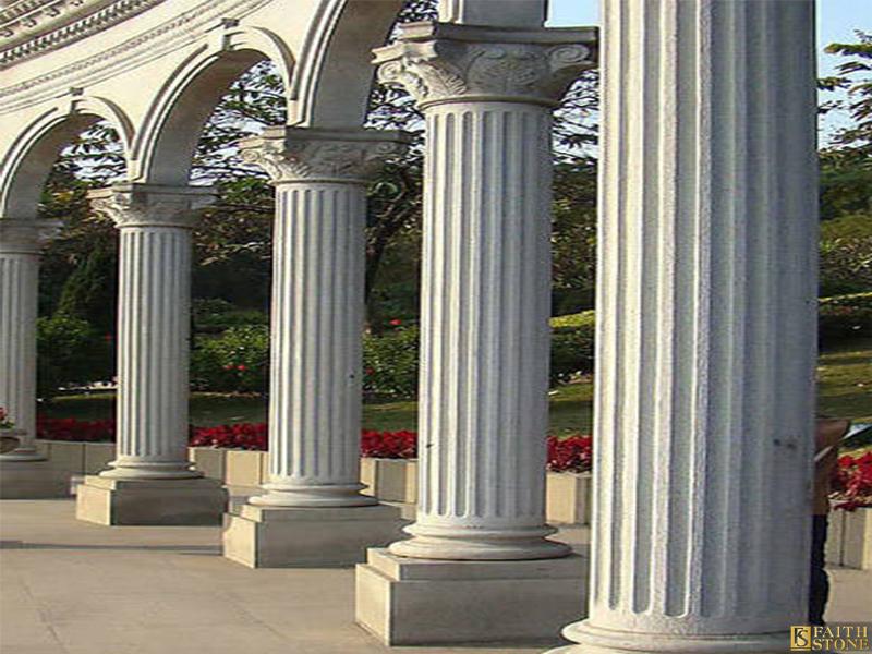 Colonne romaine en marbre