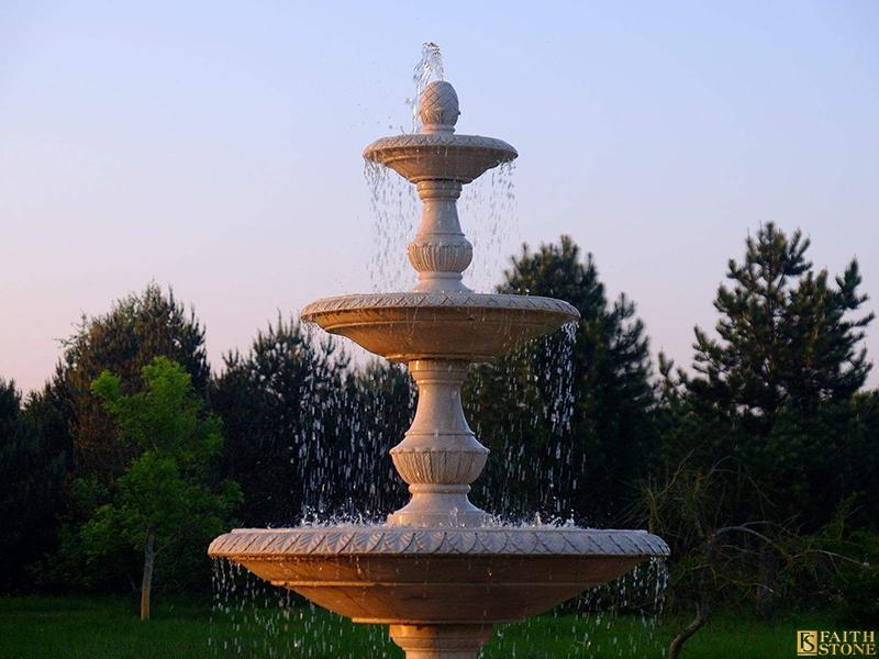 Fontaine d'eau en marbre