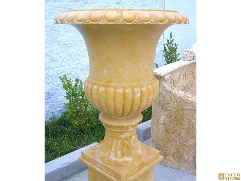 Vase classique en marbre