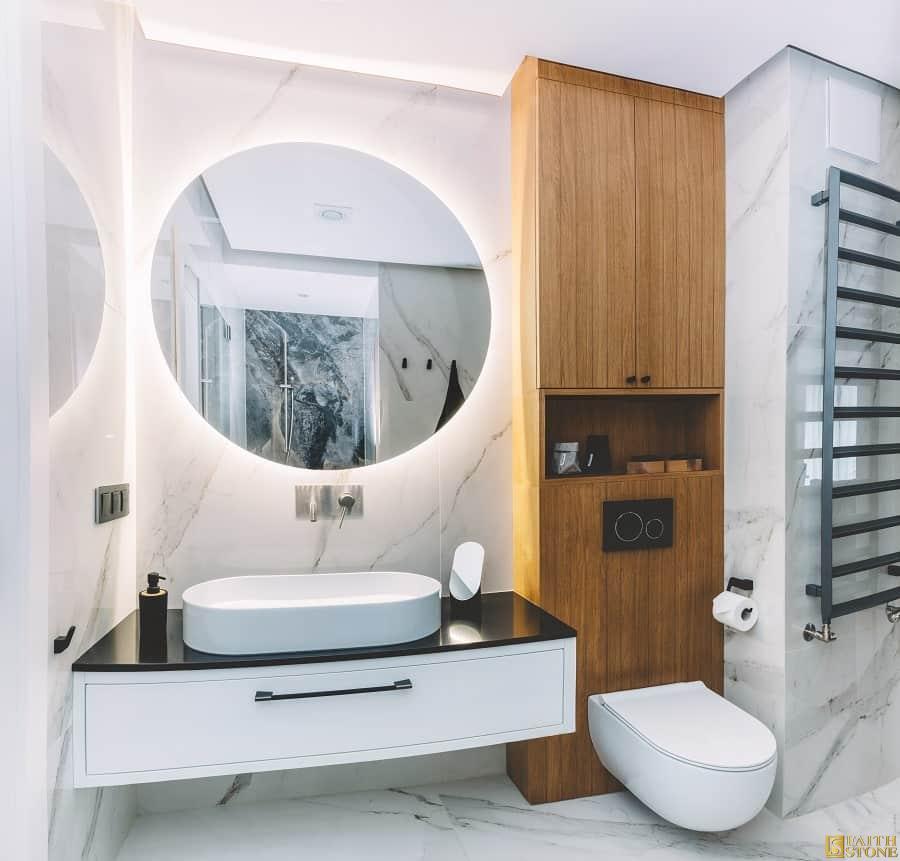 salle de bain marbre et bois